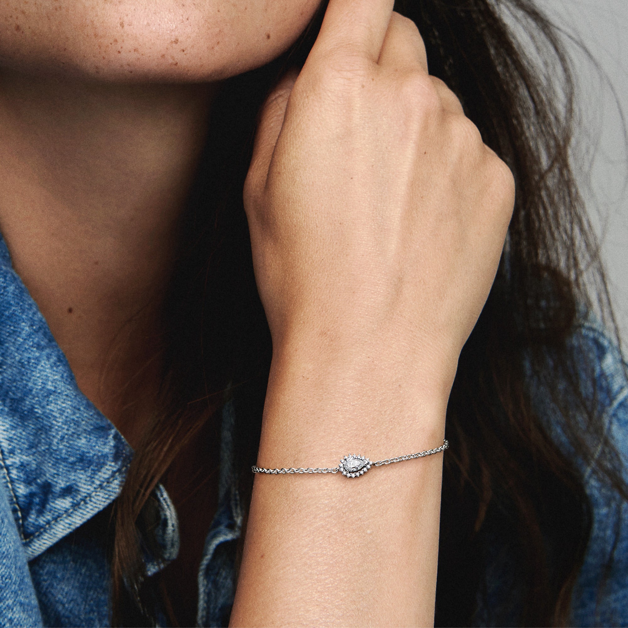 Pandora Sparkling Pear Halo Chain Bracelet
